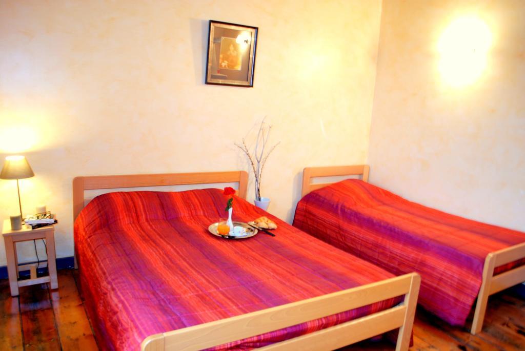Le Pavillon Des Officiers Aparthotel Mont-Dauphin Room photo