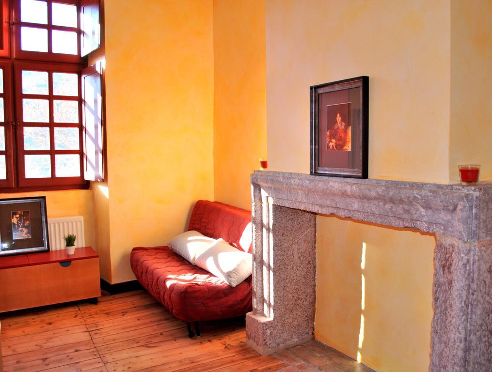 Le Pavillon Des Officiers Aparthotel Mont-Dauphin Room photo